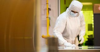 cleanroom surface cleaning 